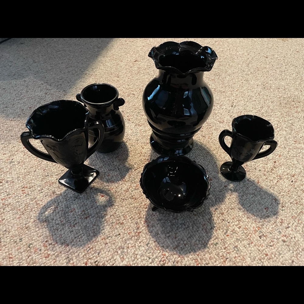 5 pieces of L.E. Smith glassware